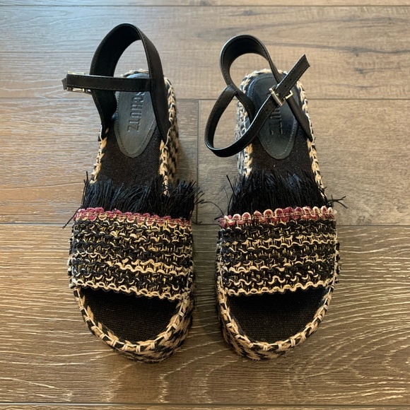 SCHUTZ Shoes - NWT Schutz Platform